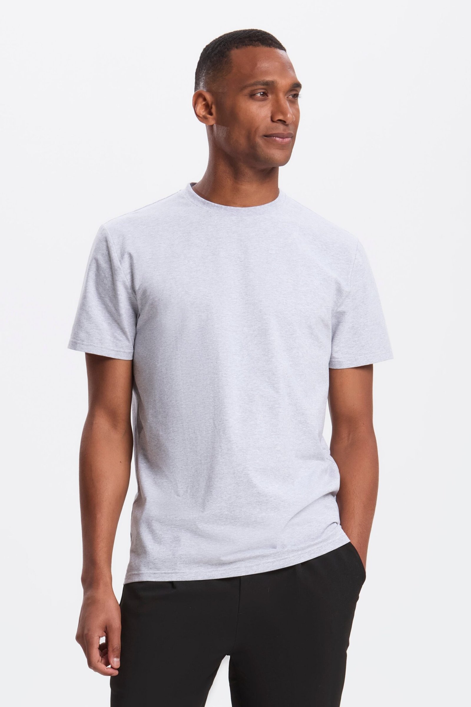 THE REGULAR T-SHIRT - Image 4