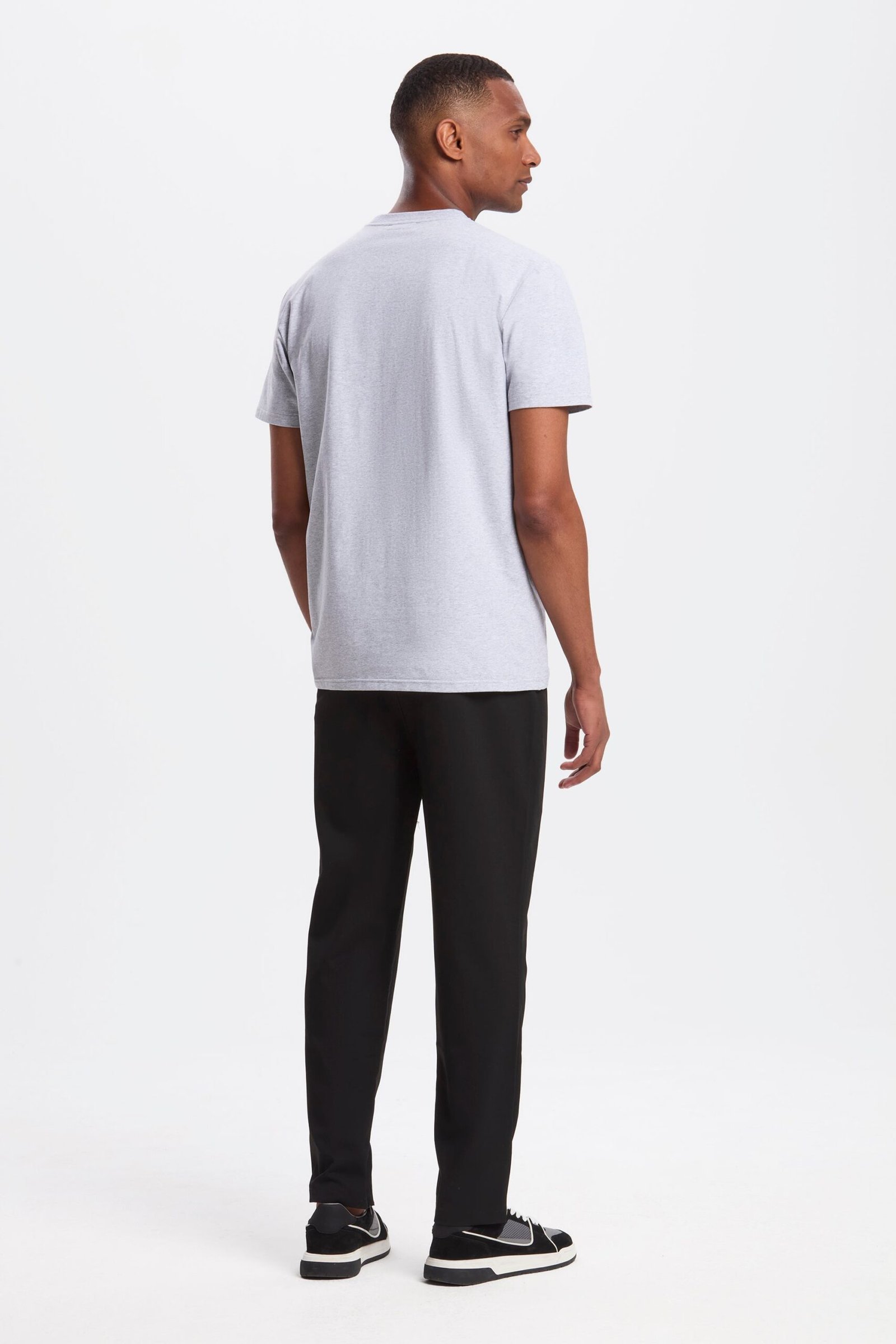 THE REGULAR T-SHIRT - Image 21